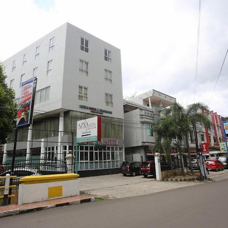 Azza Hotel Palembang Exterior foto